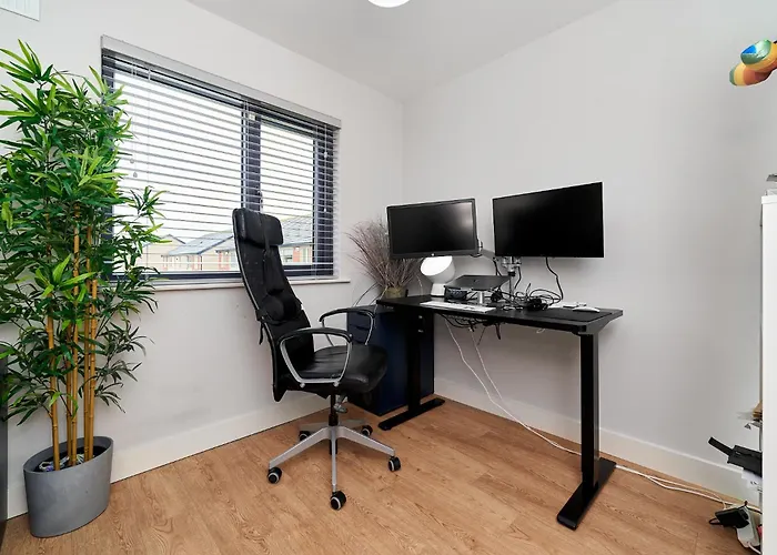 Modern Clonsilla Townhouse Sleeps 6